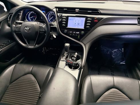 Used 2019 Toyota Camry SE w/ Protection Package (Q2) image 12