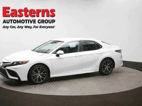 Used 2024 Toyota Camry SE image 88