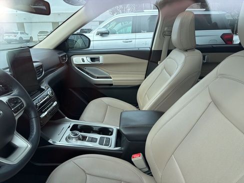 Certified 2023 Ford Explorer Limited w/ Limited Technology Package image 10