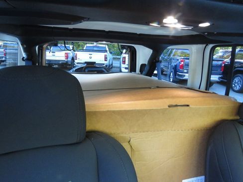 Used 2020 Jeep Wrangler Unlimited Sahara w/ Dual Top Group image 16