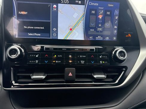 Used 2022 Toyota Highlander Platinum image 15