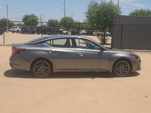 Certified 2023 Nissan Altima 2.0 SR FWD image 4