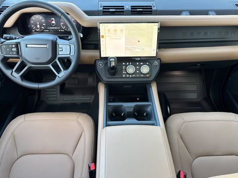 New 2026 Land Rover Defender 110 X-Dynamic SE AWD/4WD image 14