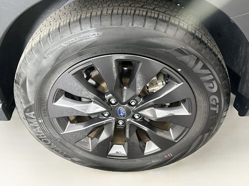 Used 2025 Subaru Outback Onyx Edition image 11