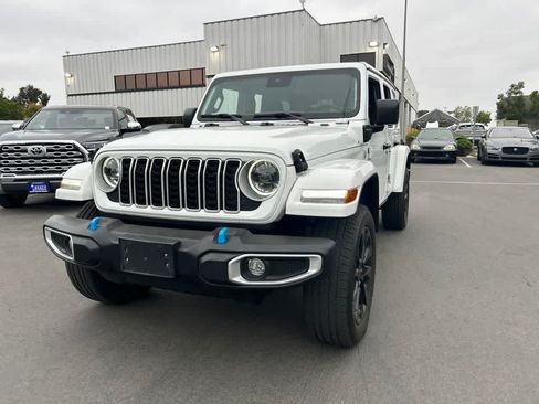 Used 2024 Jeep Wrangler Unlimited Sahara w/ Safety Group AWD/4WD image 5