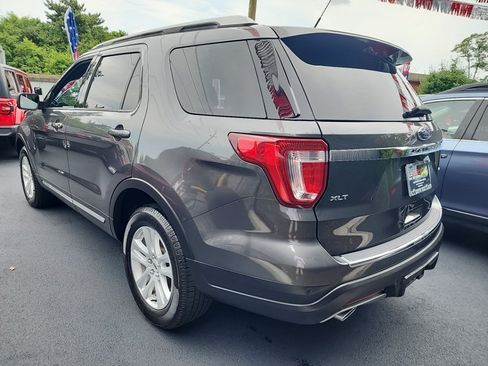 Used 2018 Ford Explorer XLT w/ Equipment Group 202A AWD/4WD image 2