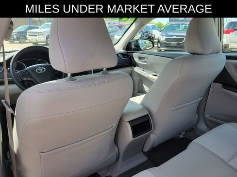 Used 2017 Toyota Camry LE FWD image 11