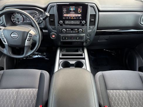 Used 2024 Nissan Titan SV w/ SV Convenience Package RWD image 10