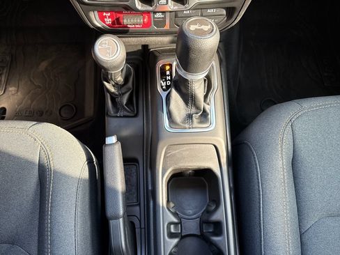 Used 2026 Jeep Wrangler Unlimited Sport AWD/4WD image 23