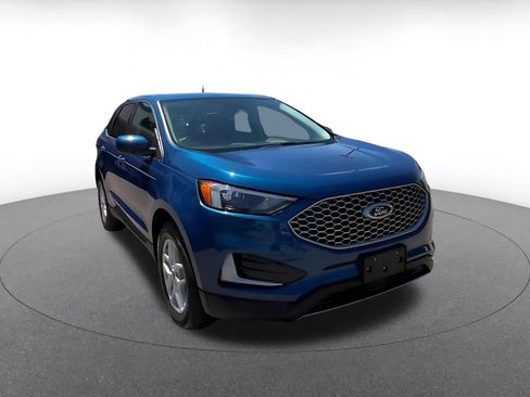 Used 2024 Ford Edge SEL AWD/4WD image 3