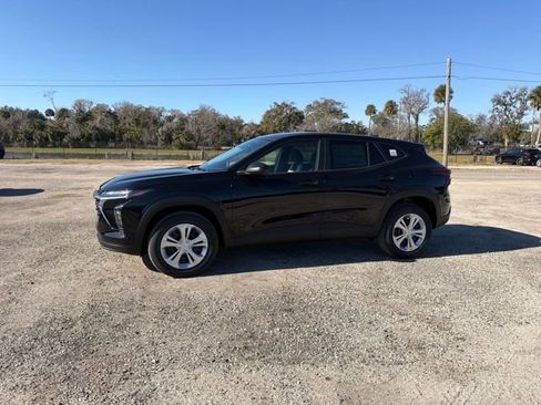 New 2026 Chevrolet Trax LS image 3