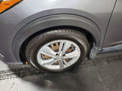 Used 2022 Nissan Kicks S image 7