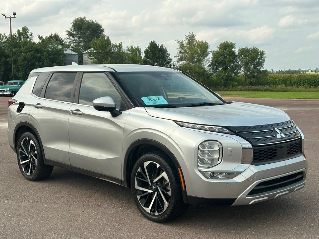 Used 2024 Mitsubishi Outlander SE AWD/4WD image 7