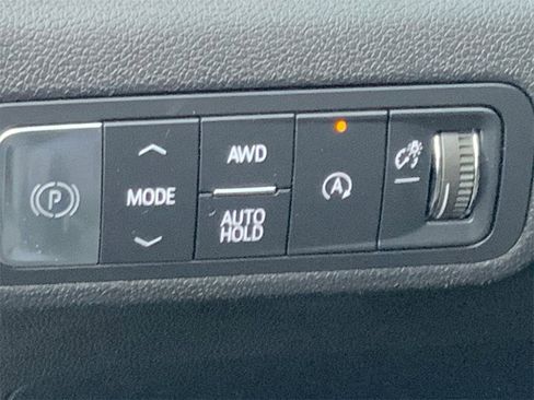 Used 2025 GMC Terrain Elevation image 17