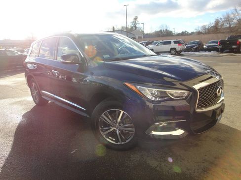 Used 2019 INFINITI QX60 Luxe w/ Essential Package image 4