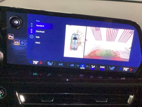 New 2026 Chevrolet Traverse Z71 w/ Driver Confidence Package image 13