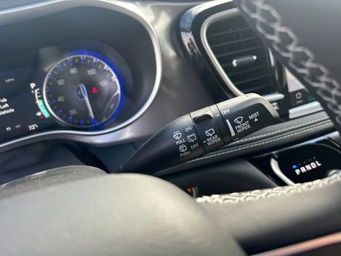 New 2026 Chrysler Pacifica Select image 16