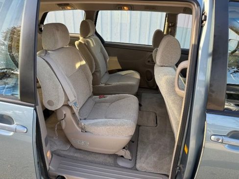 Used 2007 Toyota Sienna CE image 6