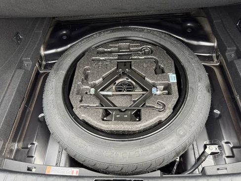 Used 2023 Genesis G70 2.0T RWD image 39