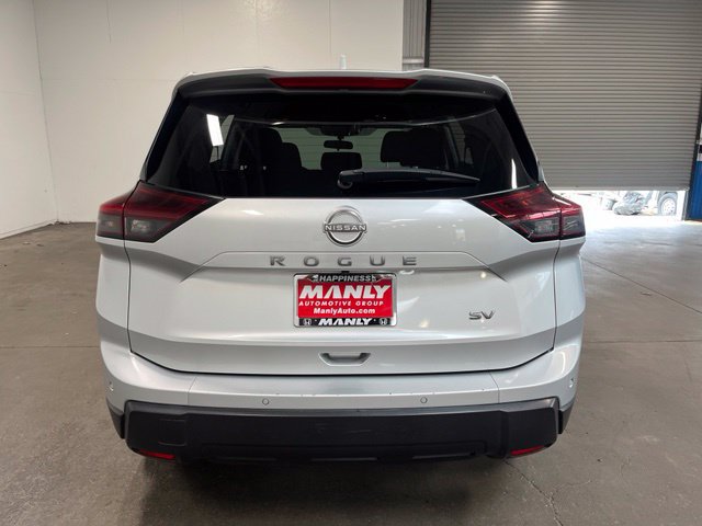 Used 2024 Nissan Rogue SV FWD image 4