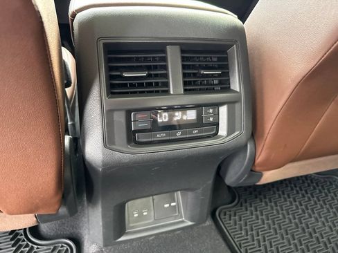 Used 2023 Volkswagen Atlas SEL R-Line AWD/4WD image 17