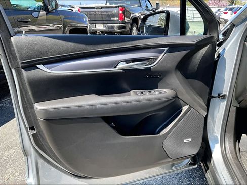 Used 2024 Cadillac XT6 Luxury w/ LPO, Floor Liner Package AWD/4WD image 9
