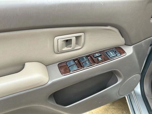 Used 2002 Toyota 4Runner Limited image 52