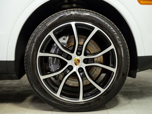 Used 2021 Porsche Cayenne Coupe image 39