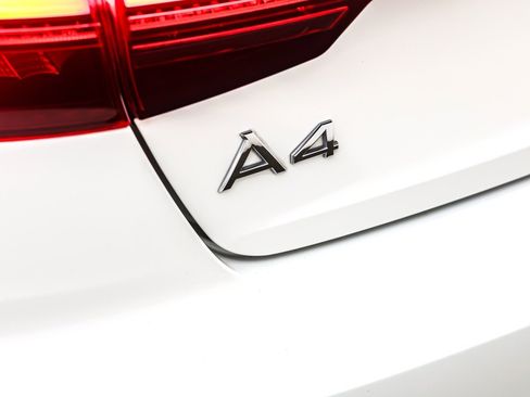 Used 2023 Audi A4 2.0T Premium w/ Convenience Package image 10