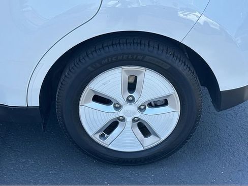 Used 2015 Kia Soul EV FWD image 40