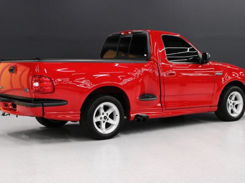 Used 1999 Ford F150 Lightning RWD image 21