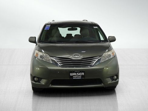 Used 2012 Toyota Sienna XLE image 8