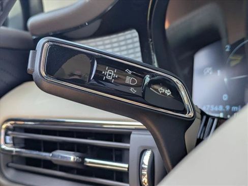 Used 2023 Lincoln Corsair FWD image 12