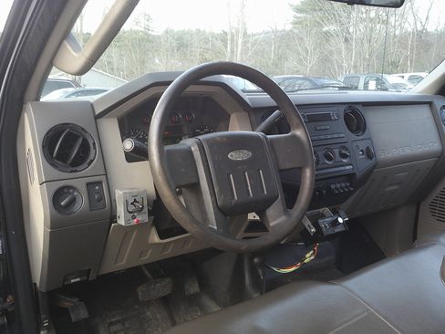 Used 2010 Ford F350 XL image 9