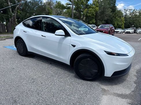 Used 2026 Tesla Model Y Long Range AWD/4WD image 6