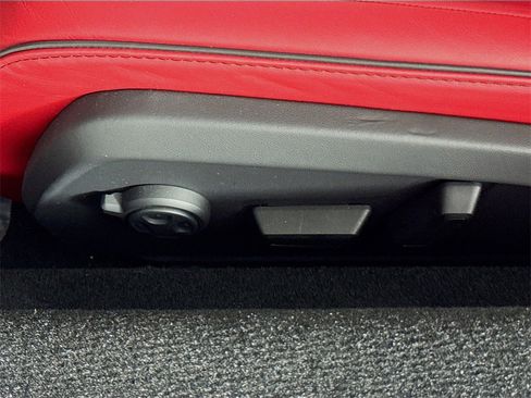 Used 2024 Lamborghini Revuelto image 21