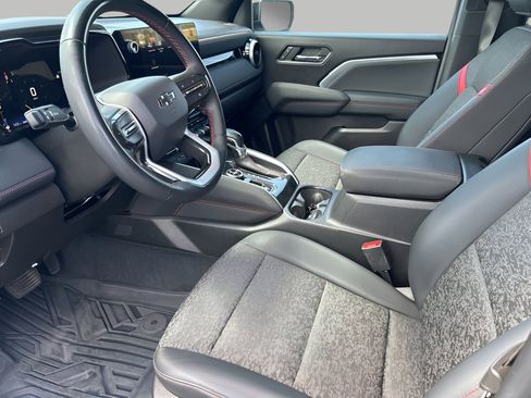 Used 2023 Chevrolet Colorado Z71 w/ Z71 Convenience Package 2 AWD/4WD image 11