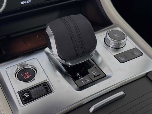 New 2025 Jaguar F-PACE R-Dynamic S image 18