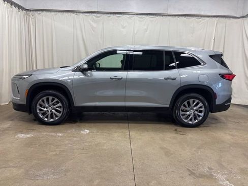 Used 2025 Buick Enclave Preferred image 7