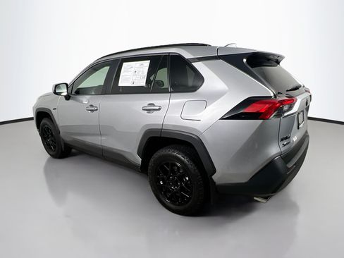 Used 2025 Toyota RAV4 XLE w/ Convenience Package FWD image 8