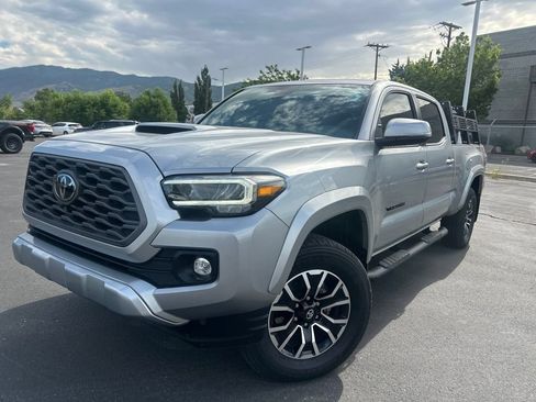 Used 2023 Toyota Tacoma TRD Sport w/ TRD Premium Sport Package AWD/4WD image 16