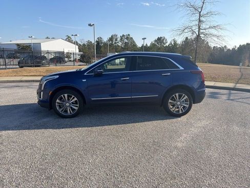 Certified 2025 Cadillac XT5 Premium Luxury image 2