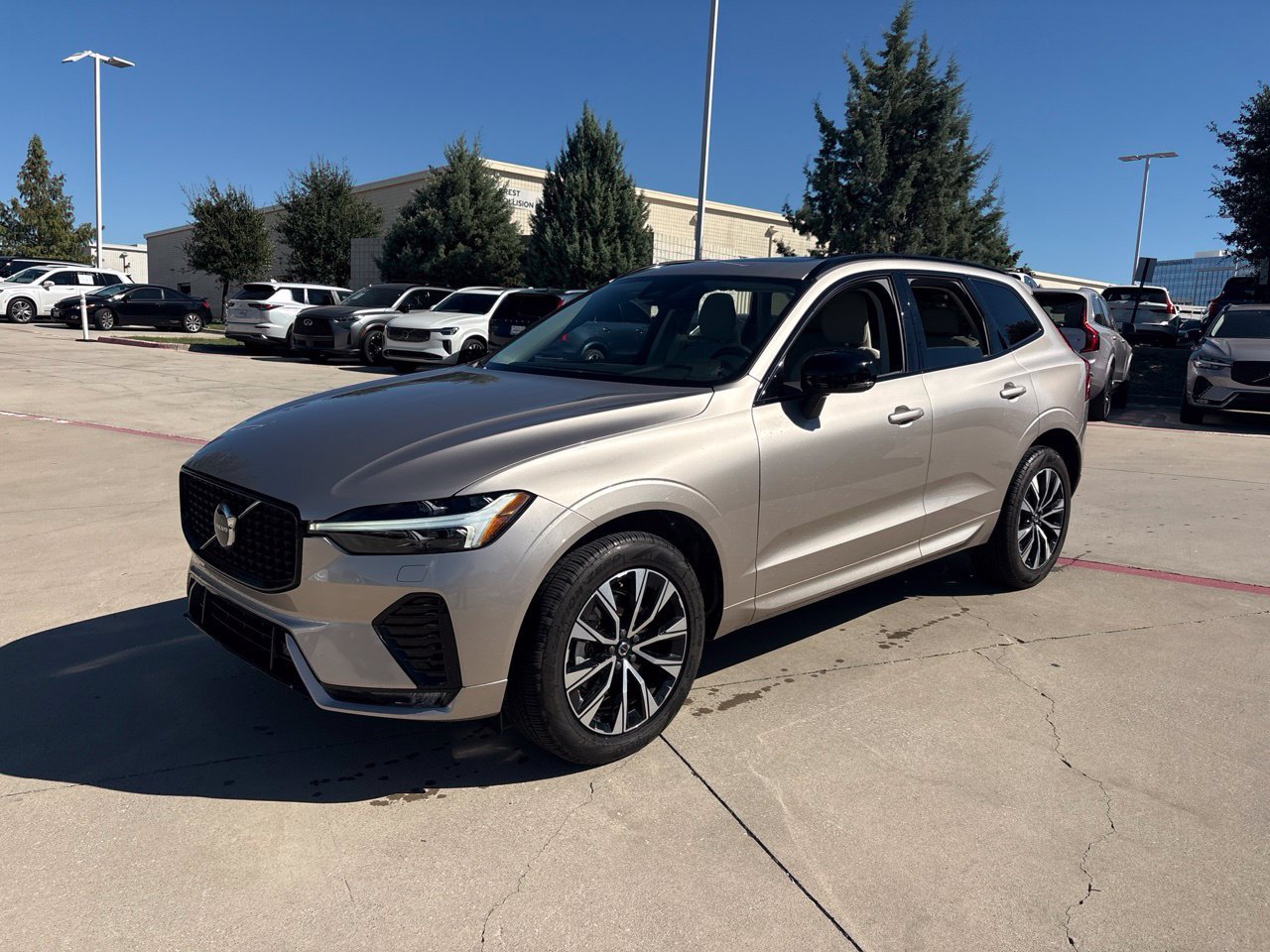 Used 2025 Volvo XC60 B5 Core w/ Protection Package Premier AWD/4WD 360° Tour