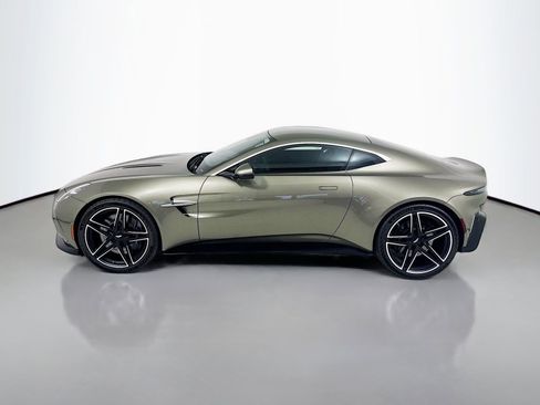 Used 2025 Aston Martin V8 Vantage Coupe RWD image 4