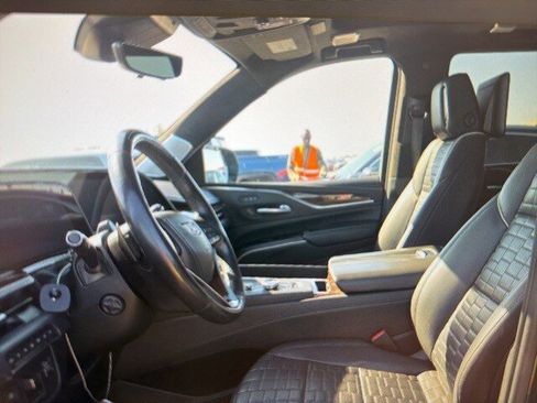 Used 2021 Cadillac Escalade Premium Luxury Platinum image 6