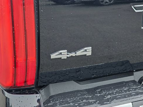 Used 2022 Toyota Tundra Limited w/ TRD Off-Road Package AWD/4WD image 4