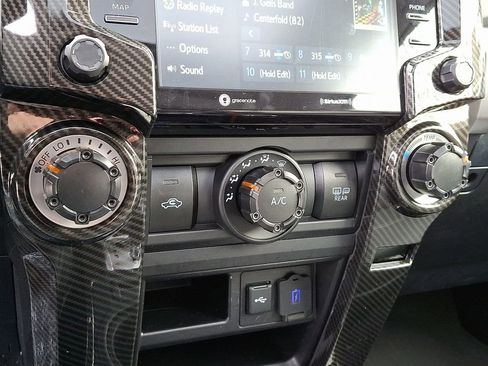 Used 2022 Toyota 4Runner SR5 Premium w/ Moonroof Package image 17