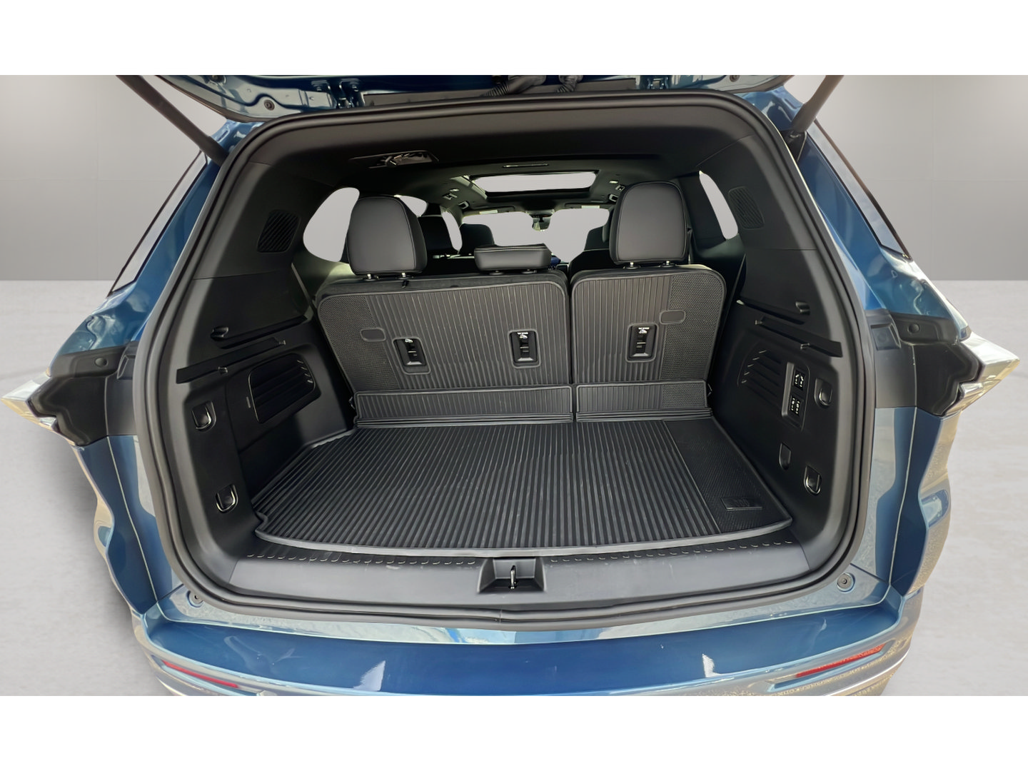 Certified 2026 Buick Enclave Avenir w/ Super Cruise Package AWD/4WD image 30
