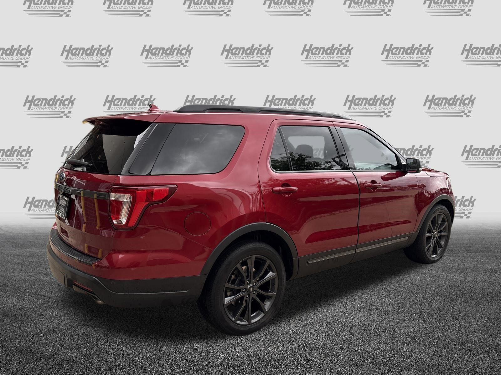 Used 2018 Ford Explorer XLT w/ Equipment Group 202A FWD image 10