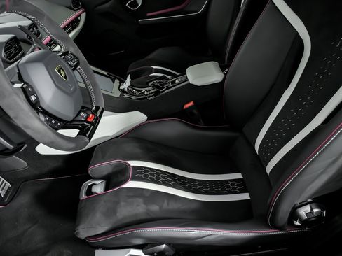 Used 2023 Lamborghini Huracan Tecnica image 22